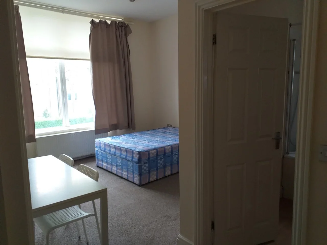 Room Berrylands Road in Greater London