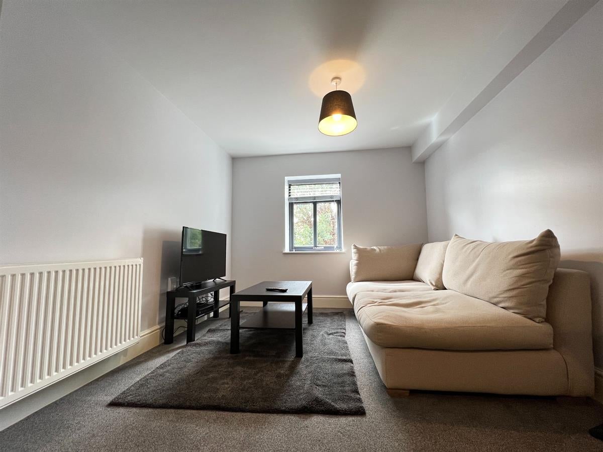 Flat Millicent Road in Nottingham