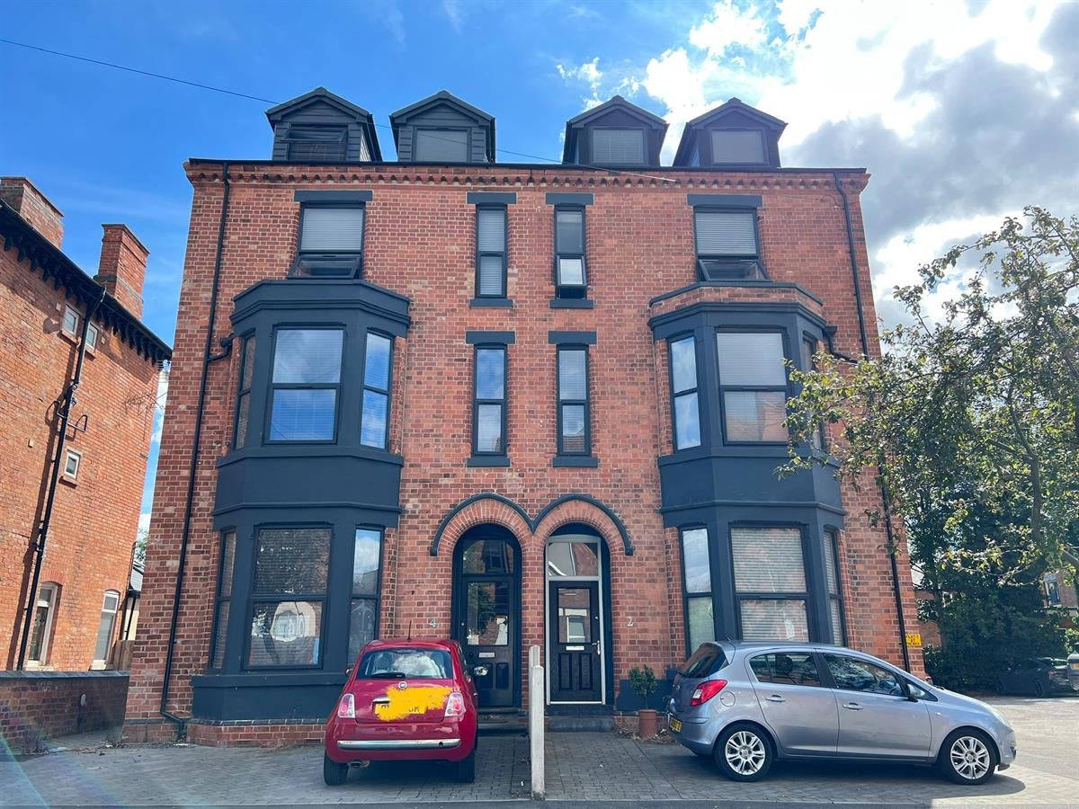 Flat Millicent Road in Nottingham