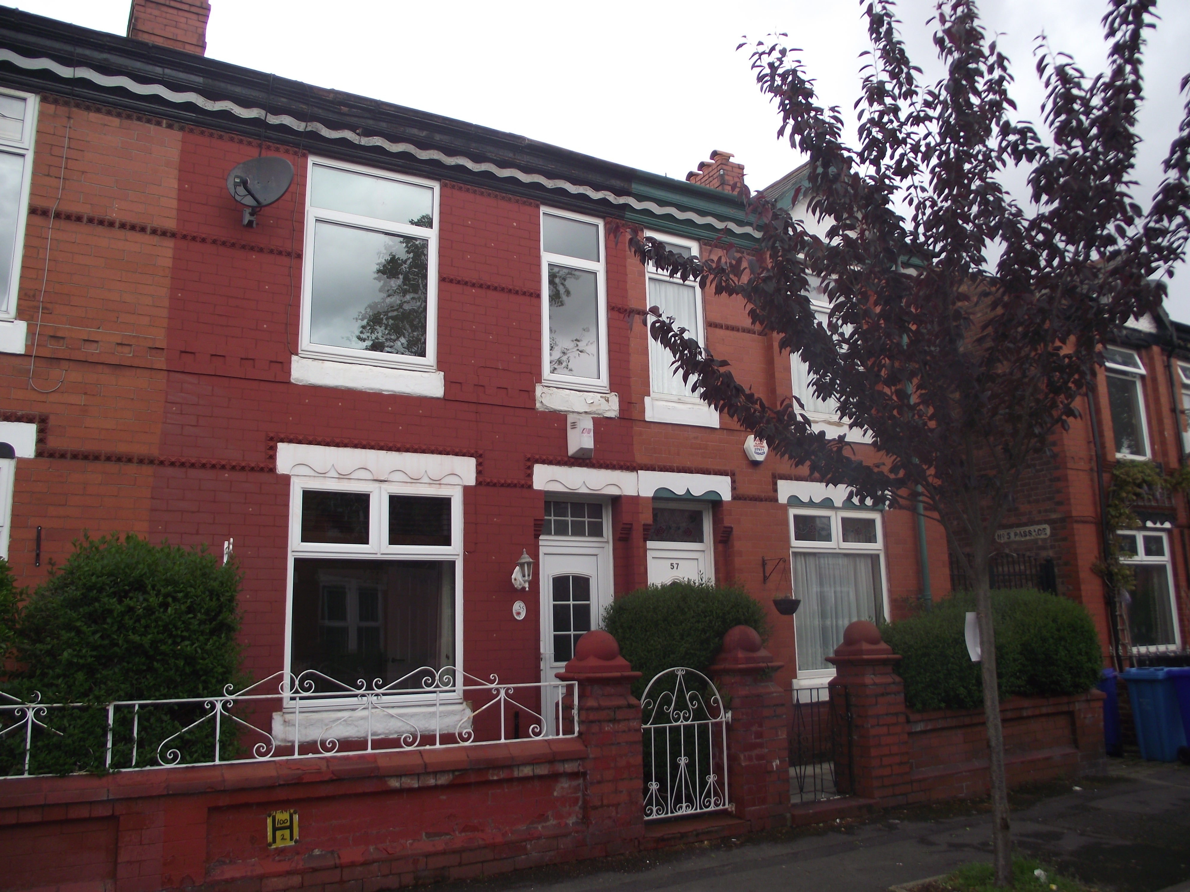House Dorset Avenue in Manchester