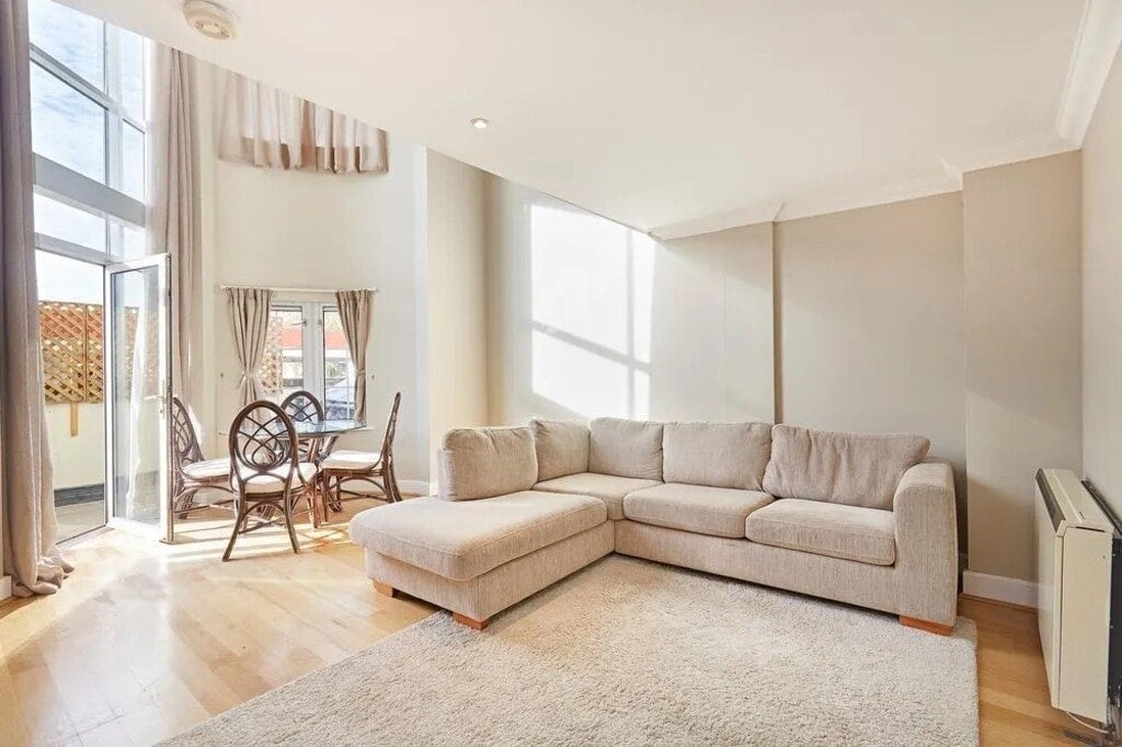 Flat Gunter Grove in Greater London