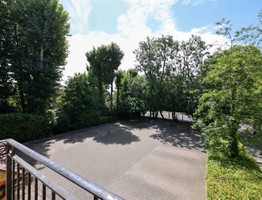 Flat Station Road in Greater London
