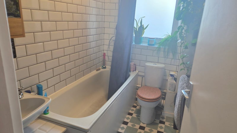 Room Pleydell Avenue in Greater London