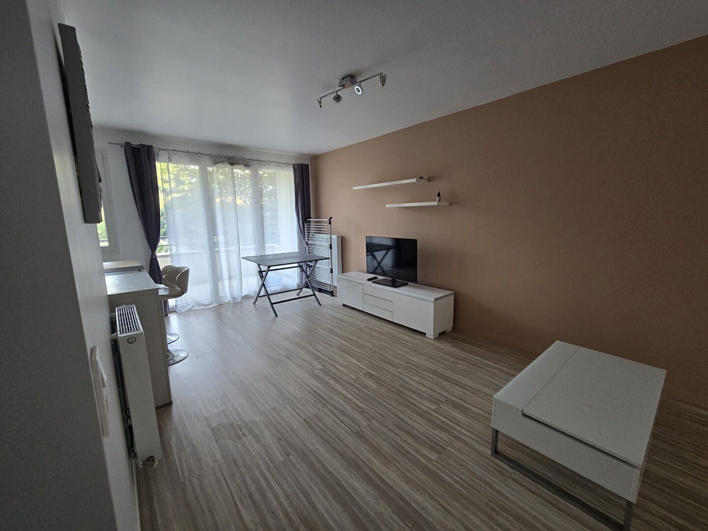 Appartement Place Léon Cassé à Corbeil-Essonnes