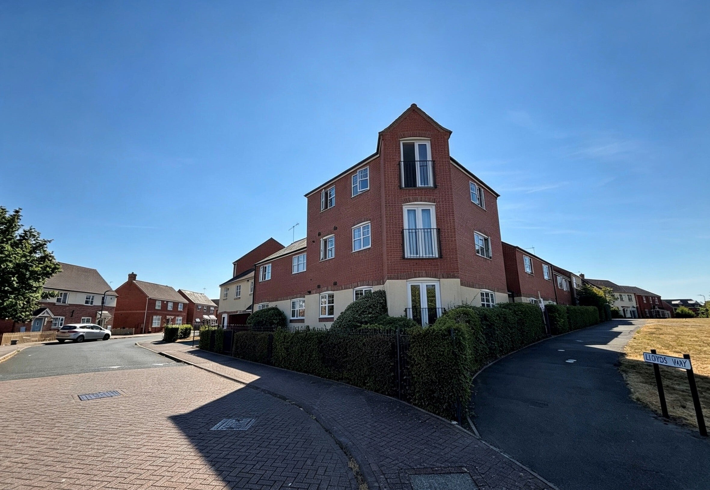 Flat Lloyds Way in Stratford-on-Avon