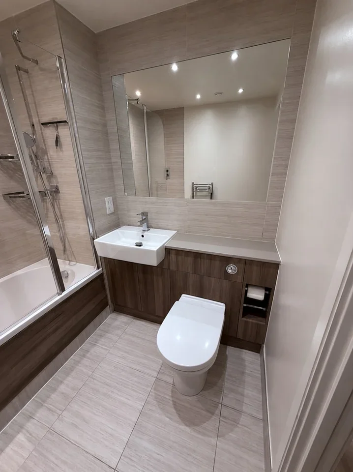 Flat Kingsbury Road in Greater London