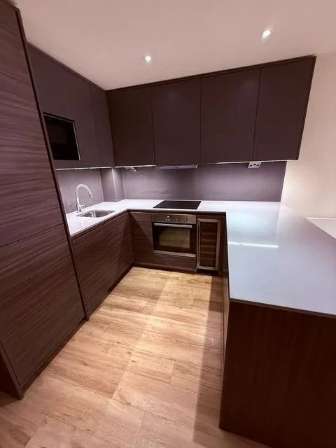 Flat Kingsbury Road in Greater London