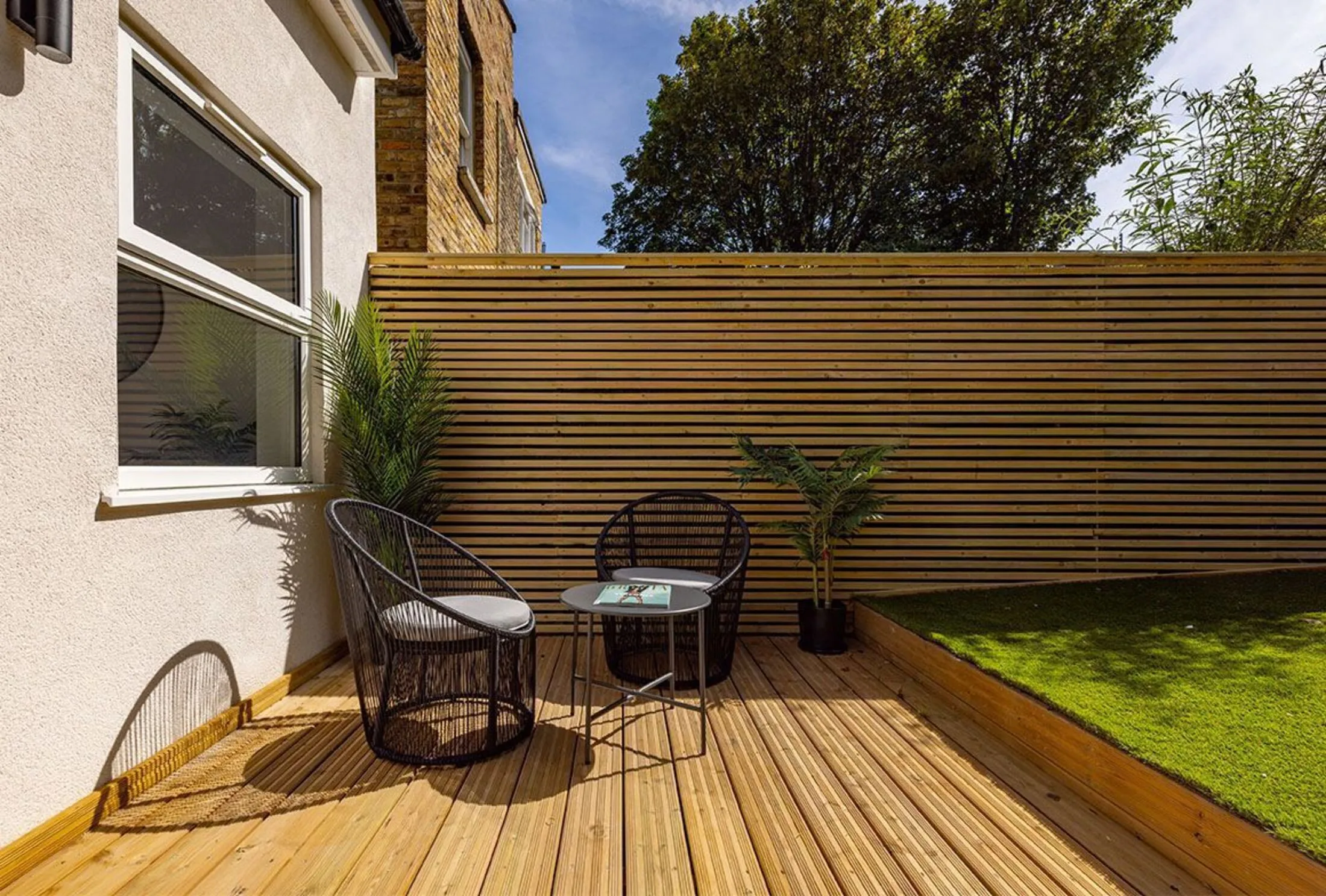 Flat Lavender Hill in Greater London