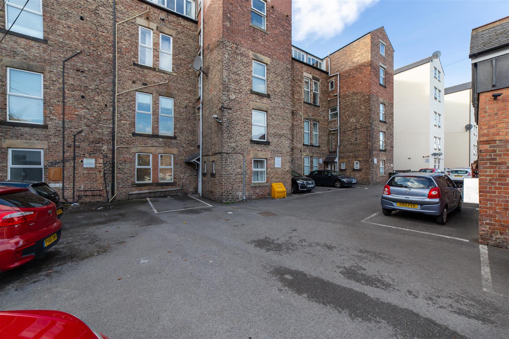 Flat Osborne Terrace in Newcastle upon Tyne