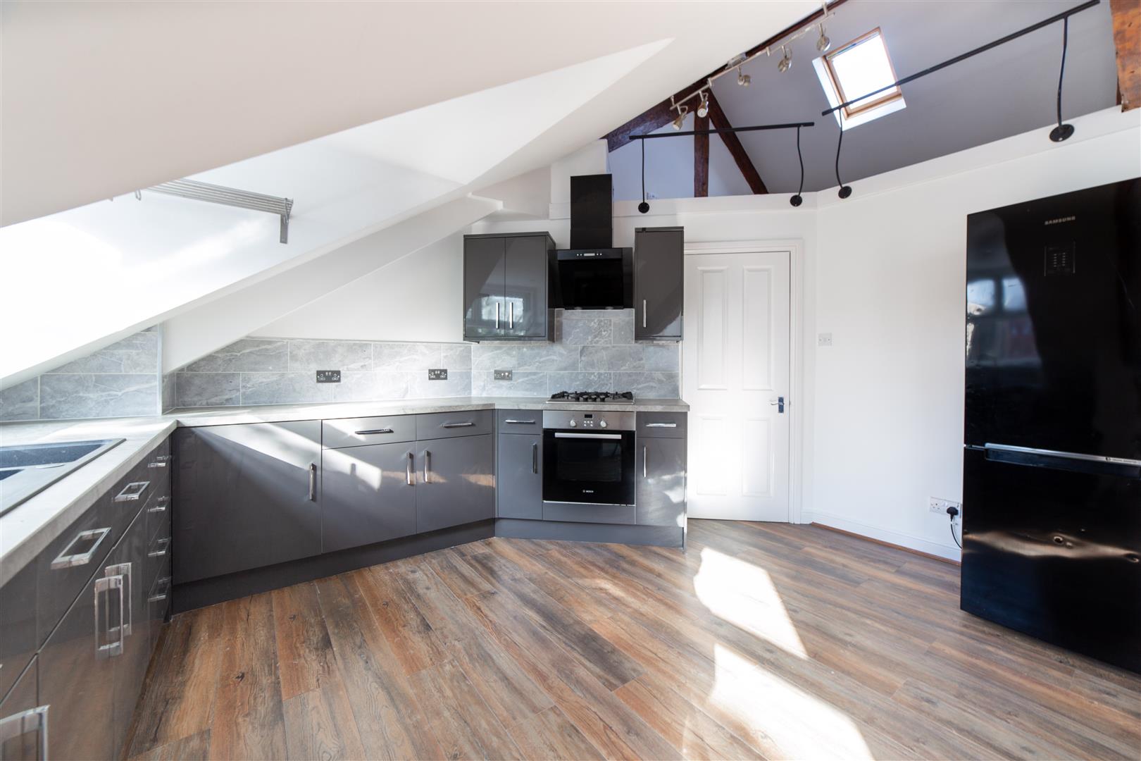 Flat Osborne Terrace in Newcastle upon Tyne