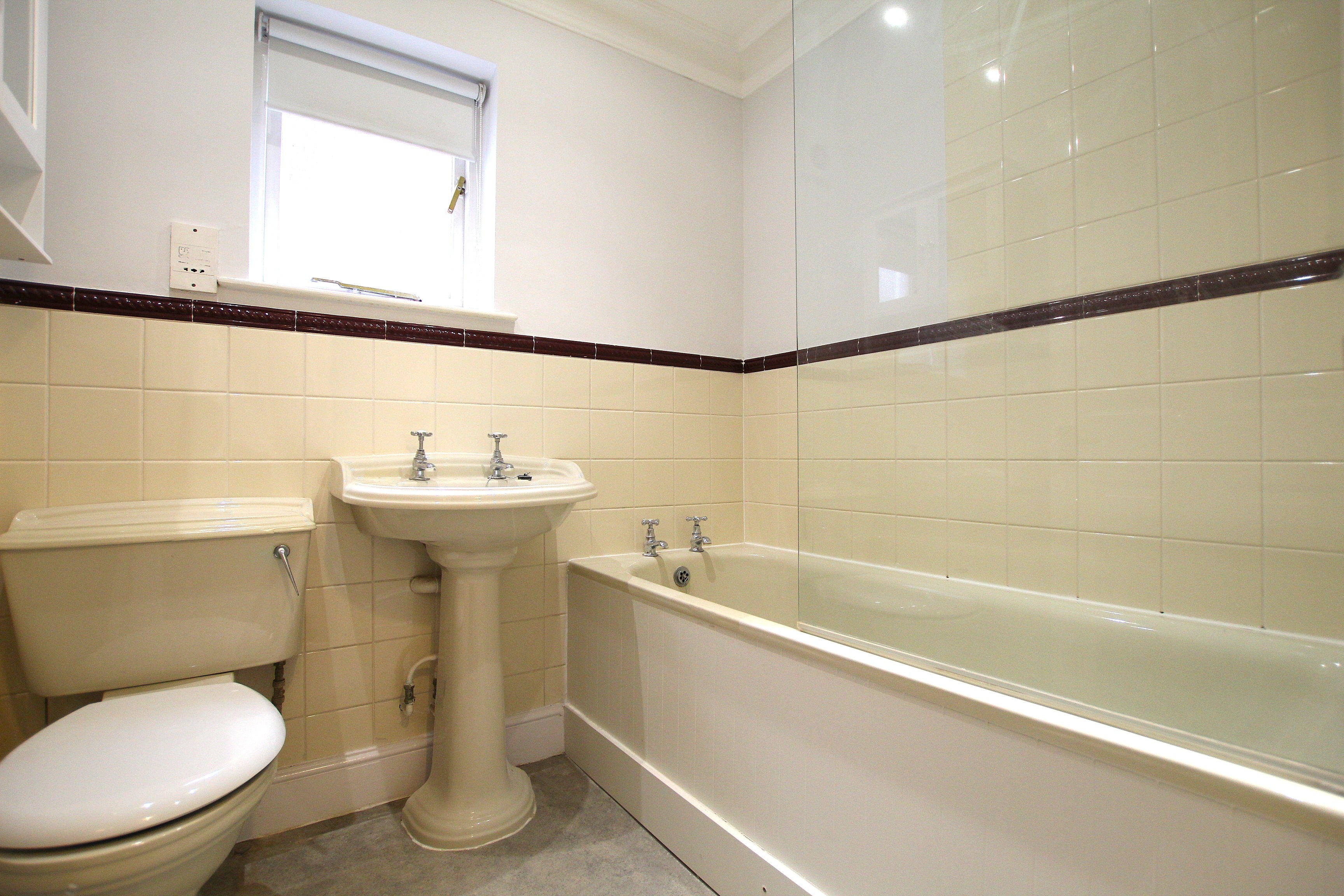 Flat Curwen Road in Greater London