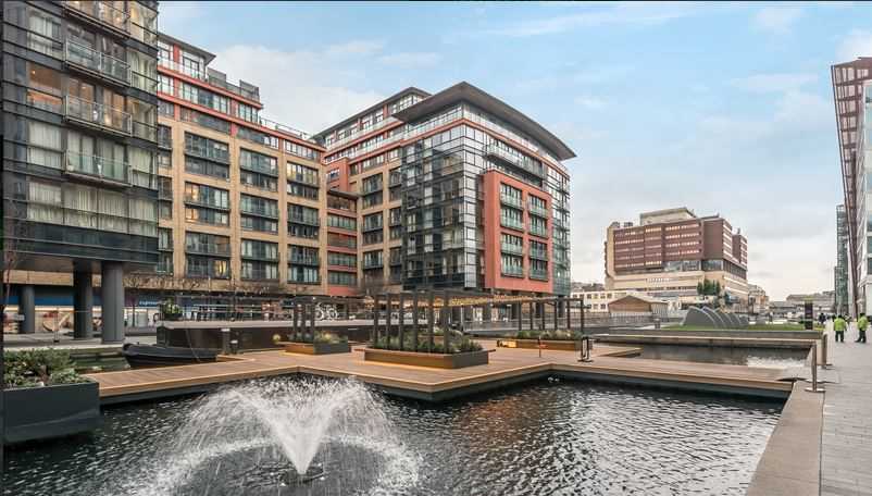 Flat Merchant Square in City of Westminster