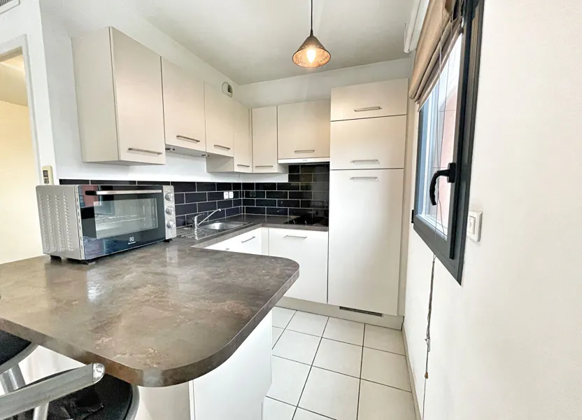 Appartement Avenue de la République à La Roquette-sur-Siagne