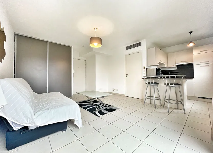 Appartement Avenue de la République à La Roquette-sur-Siagne