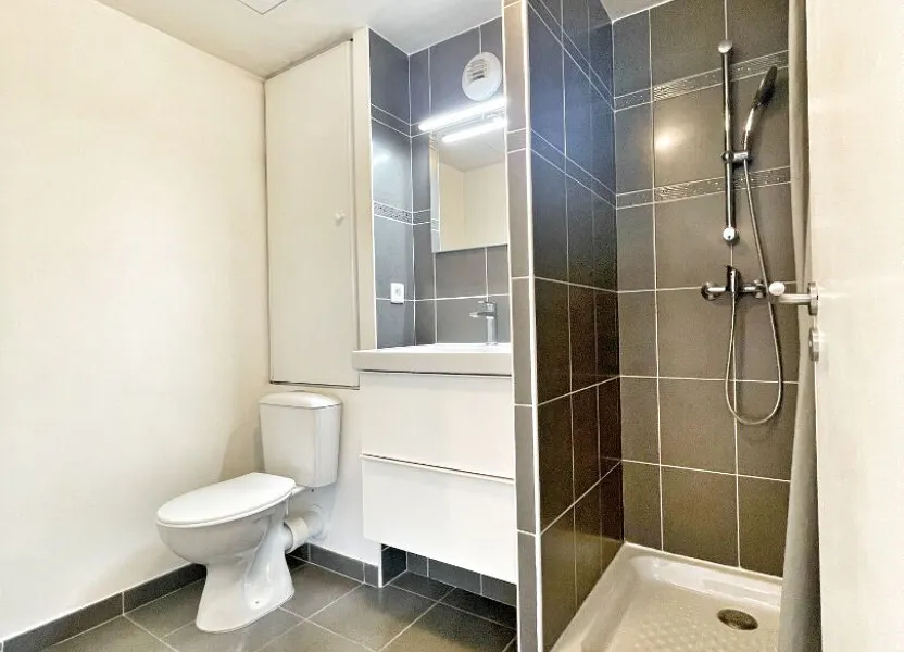 Appartement Avenue de la République à La Roquette-sur-Siagne
