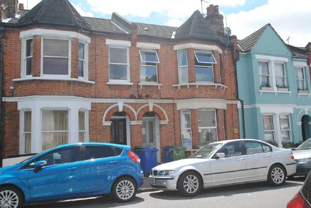 Flat Whorlton Road in Greater London