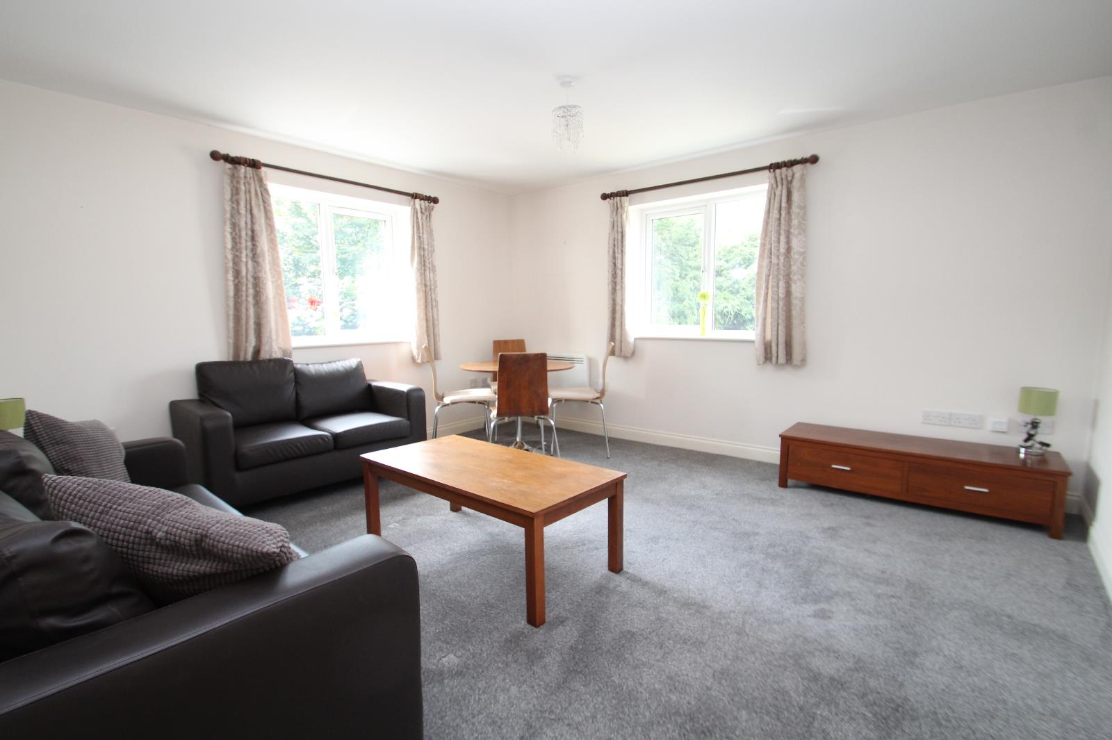 Flat Potternewton Lane in Leeds