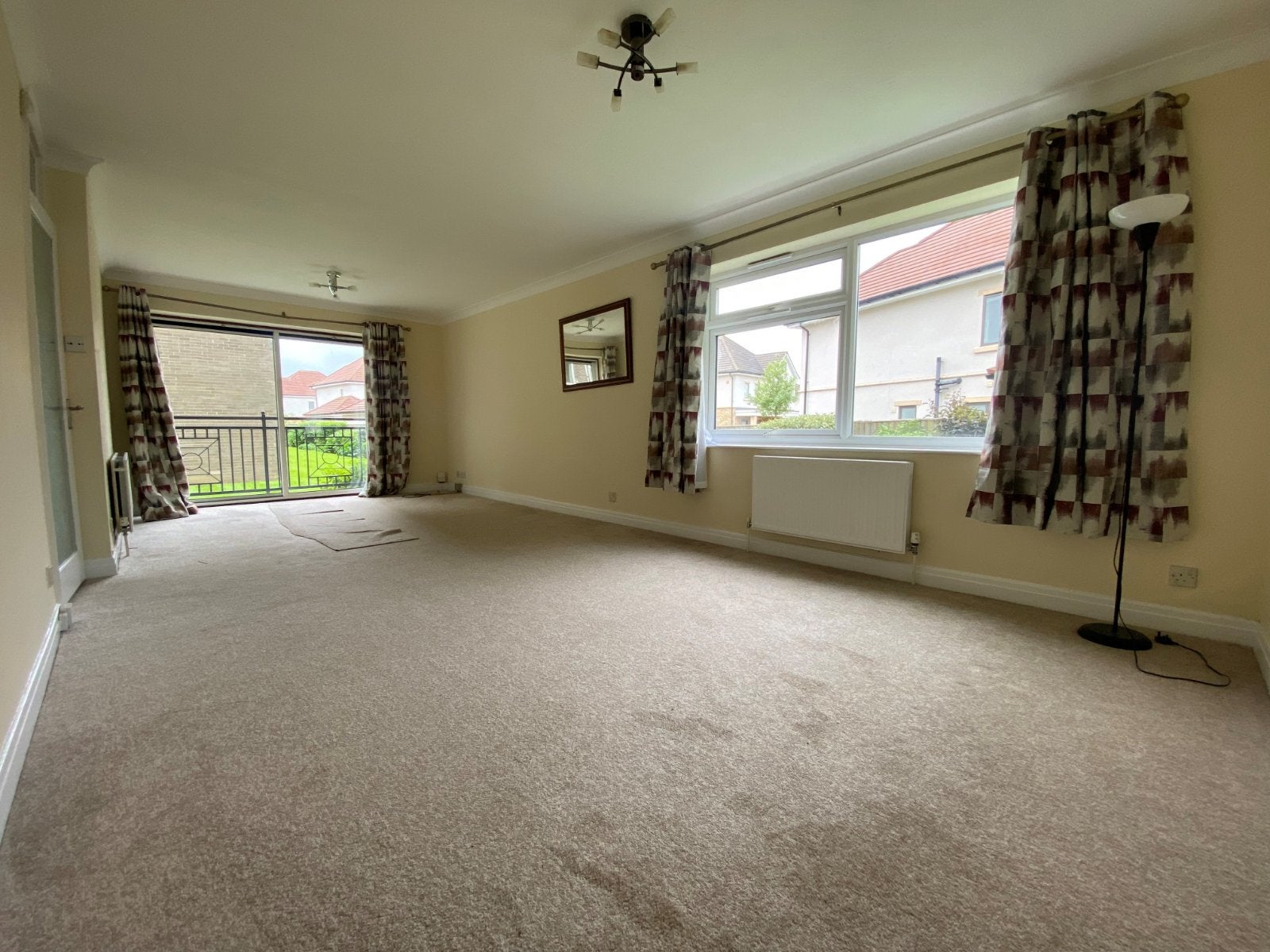 Flat Parklands Close in Leeds