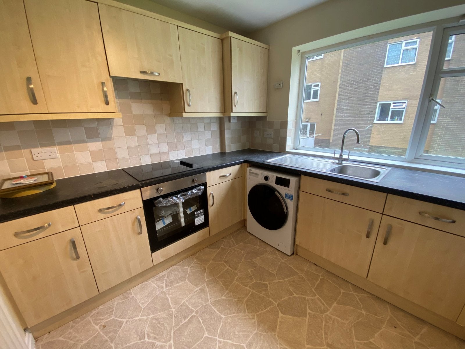 Flat Parklands Close in Leeds