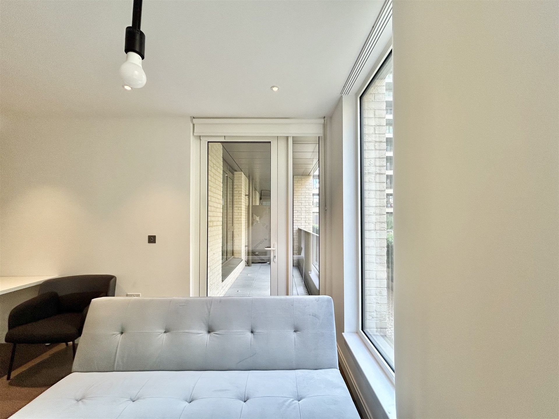 Flat Kennington Lane in Greater London