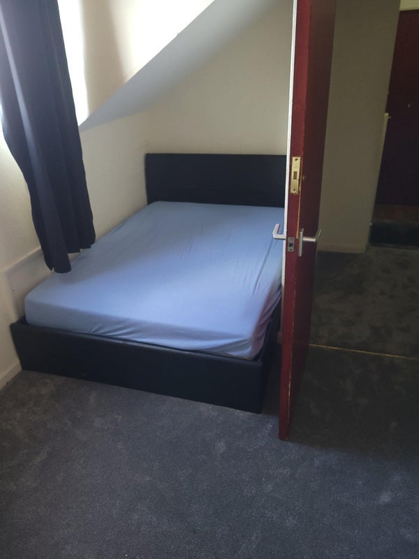 Room Gilpin View in Leeds