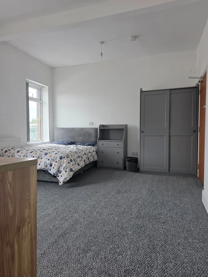 Room George Street in St Helens