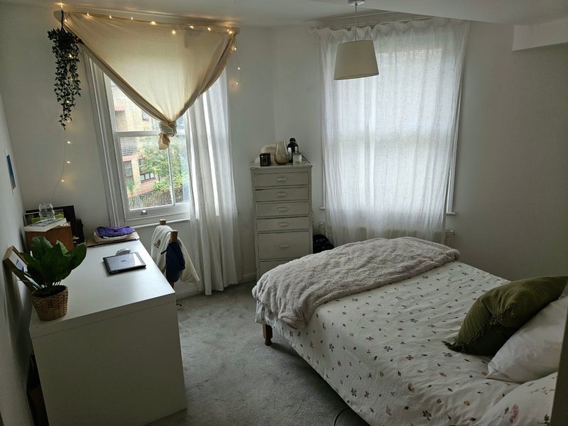 Room Atwood Road in Greater London