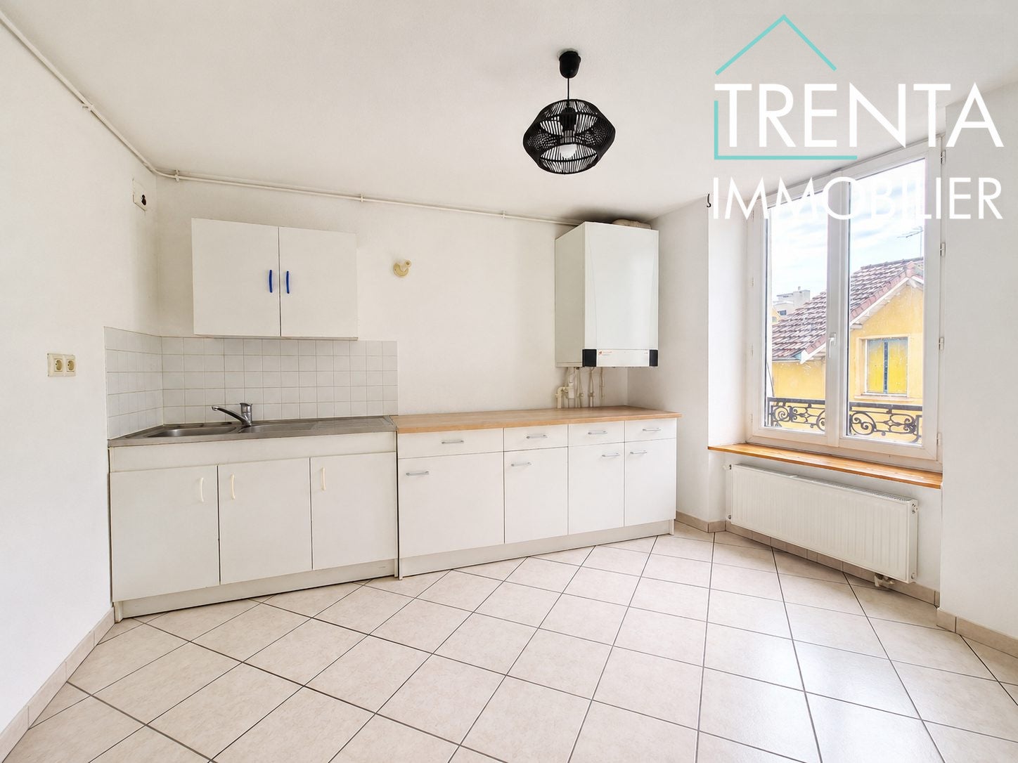 Flat Rue Claude Guillermoz in Voiron