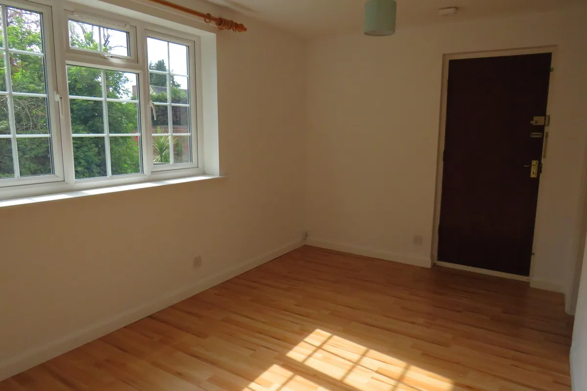 Flat Lockington Close in Derby