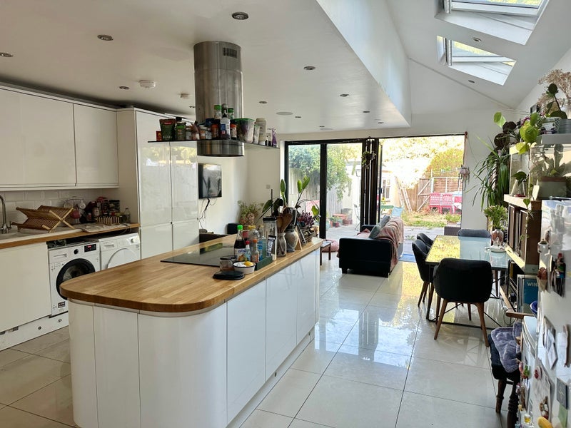 Room Brockley Way in Greater London