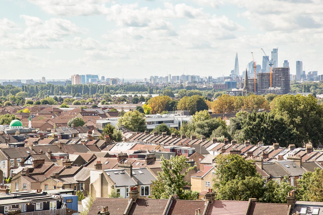 Flat Ray Dudley Way in Greater London