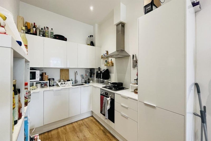 Room Jubilee Street in Greater London