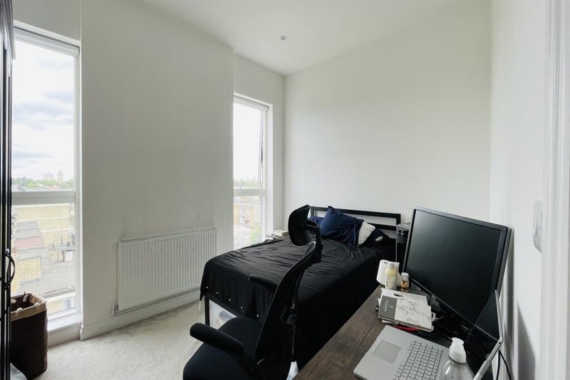Room Jubilee Street in Greater London