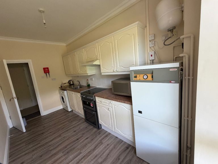 Flat Crumlin Road in Swffryd