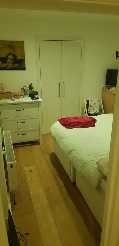 Room Eardley Crescent in Greater London