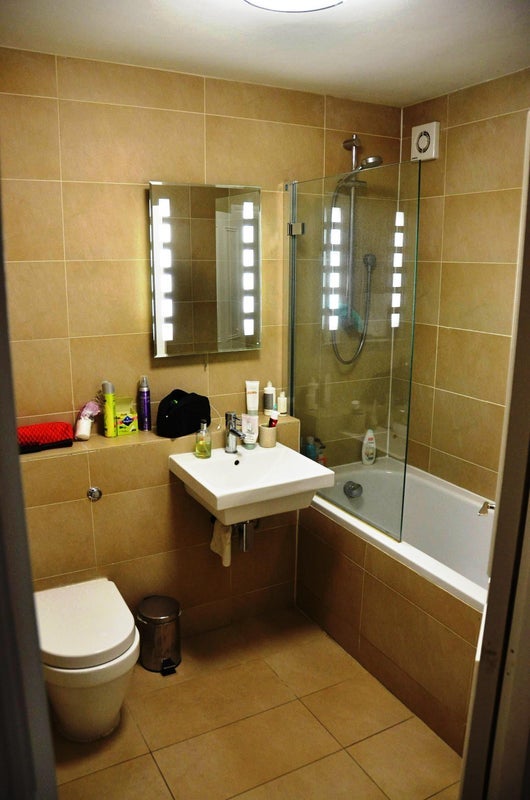 Room Eardley Crescent in Greater London