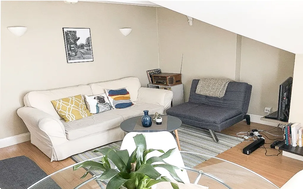 Flat Greyhound Lane in Greater London