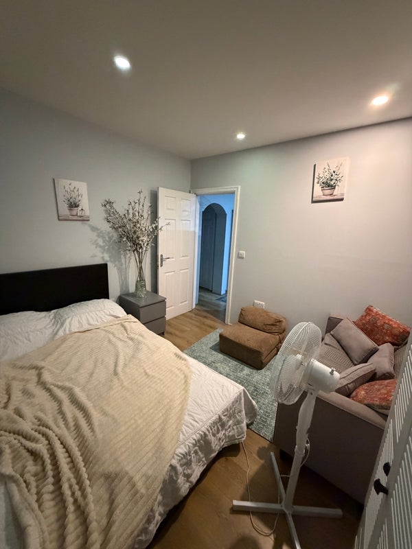 Room Pardoner Street in Greater London