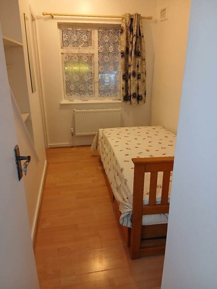 House Dagenham Road in Greater London