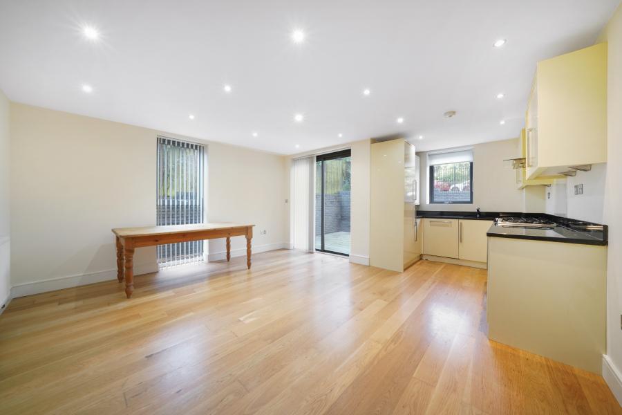 Flat Taymount Rise in Greater London