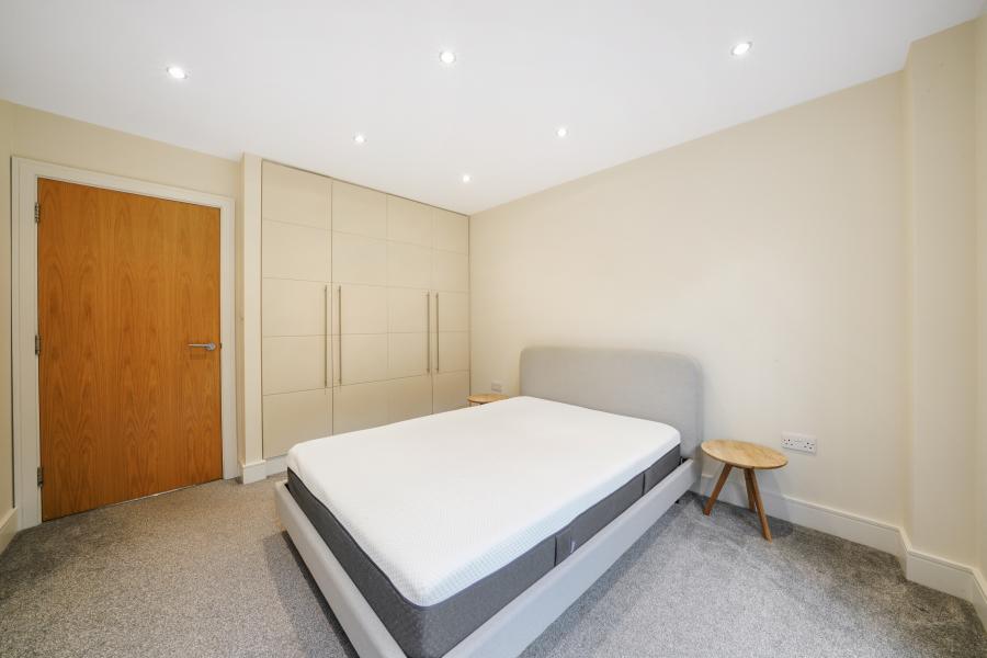 Flat Taymount Rise in Greater London