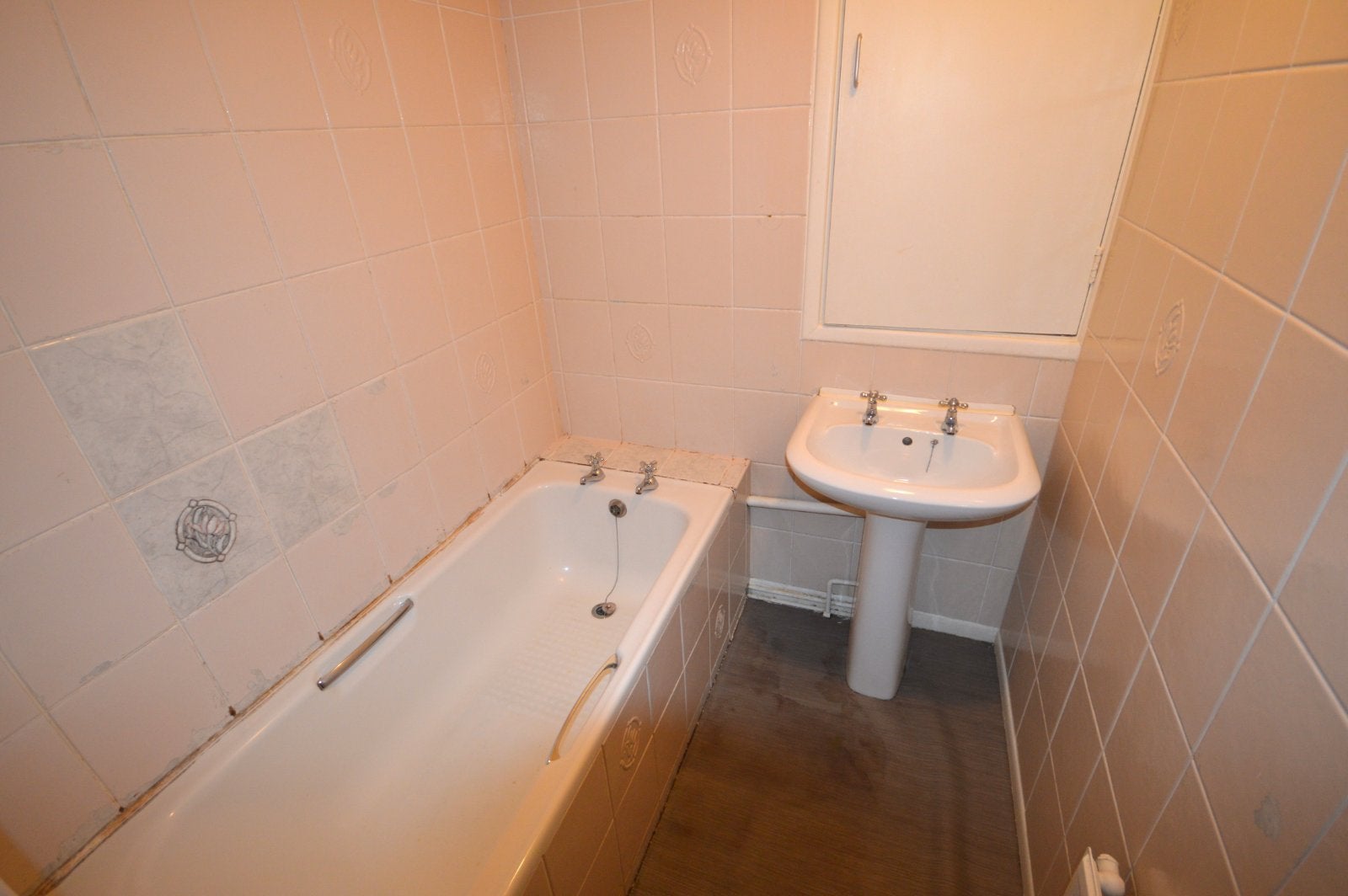 Flat Batemoor Place in Sheffield