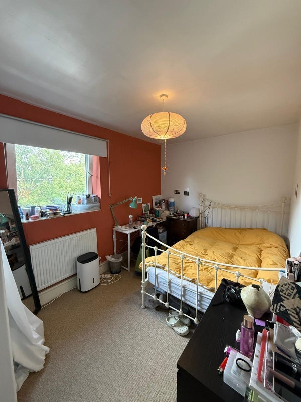 Room Carnegie Street in Greater London