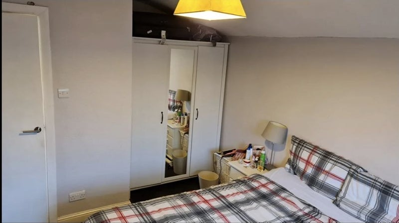 Room Ashlin Road in Greater London