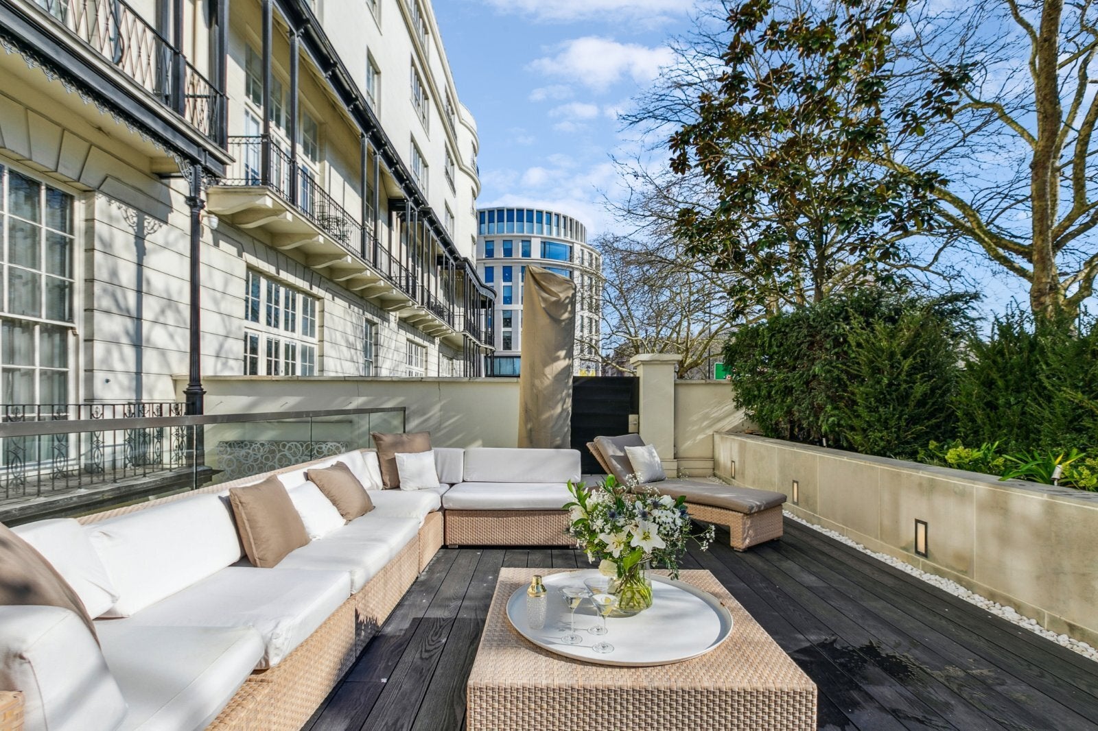 Flat Connaught Place in City of Westminster