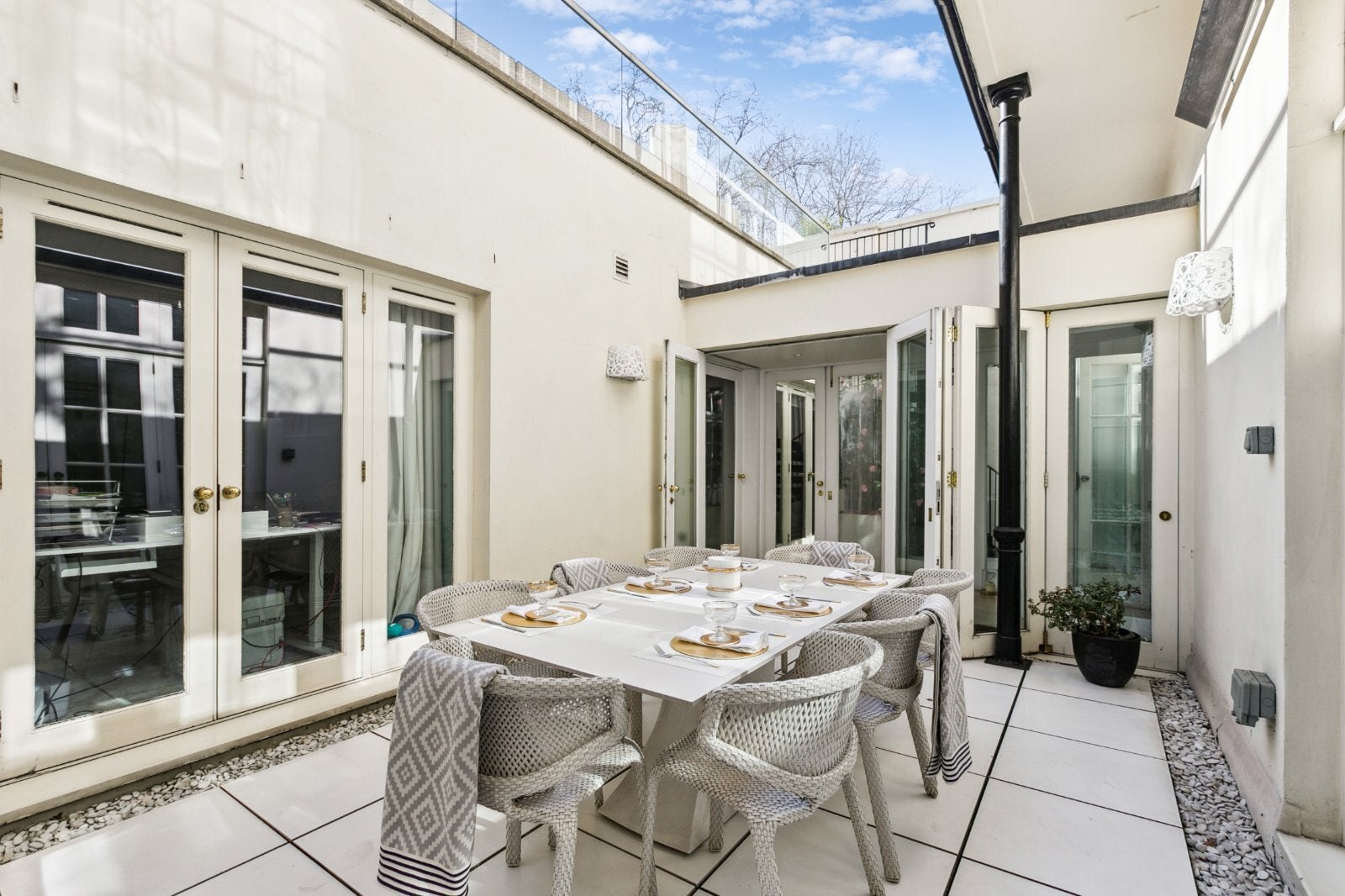 Flat Connaught Place in City of Westminster