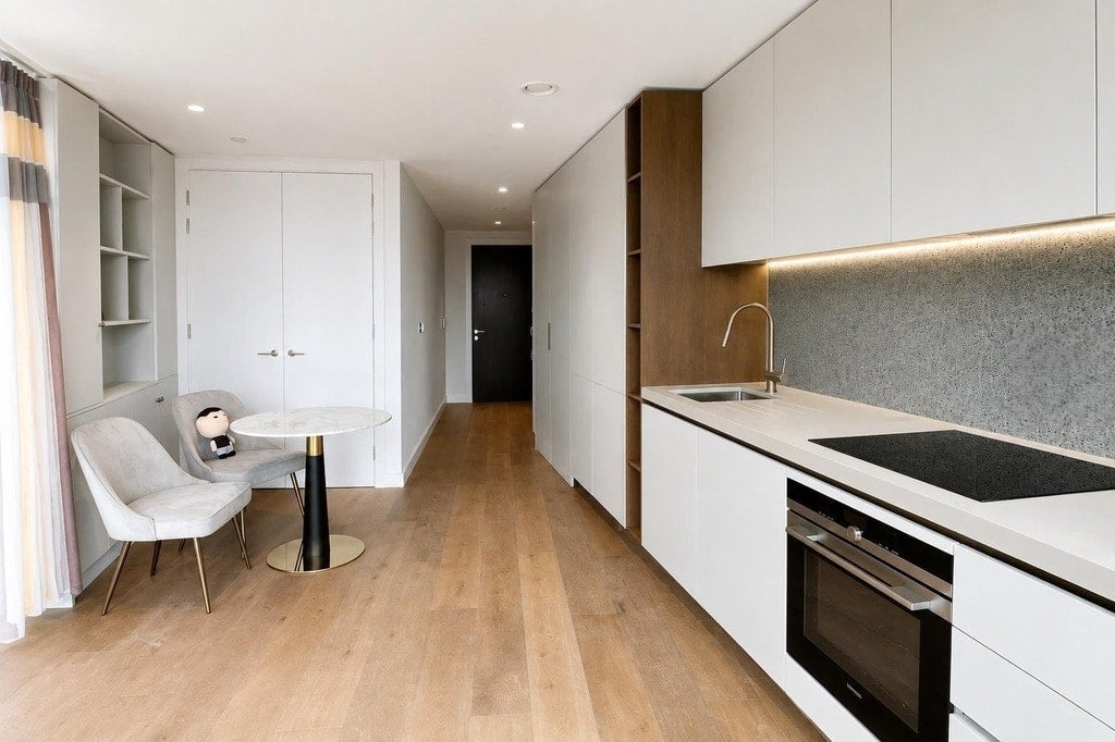 Flat Cutter Lane in Greater London