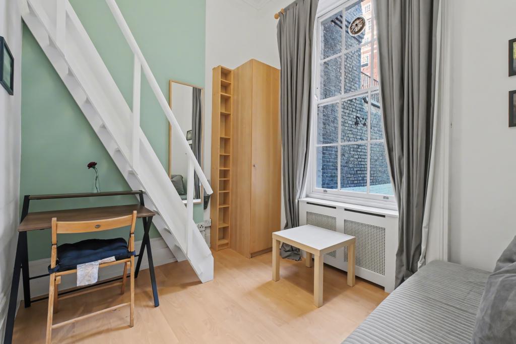 Flat Claverton Street in City of Westminster