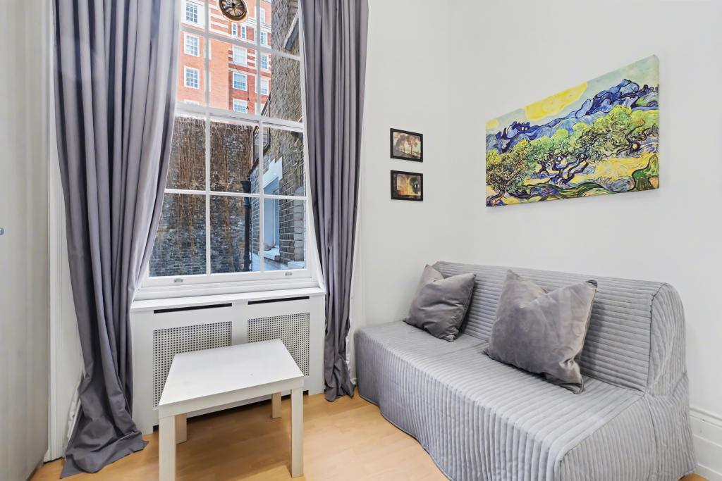Flat Claverton Street in City of Westminster
