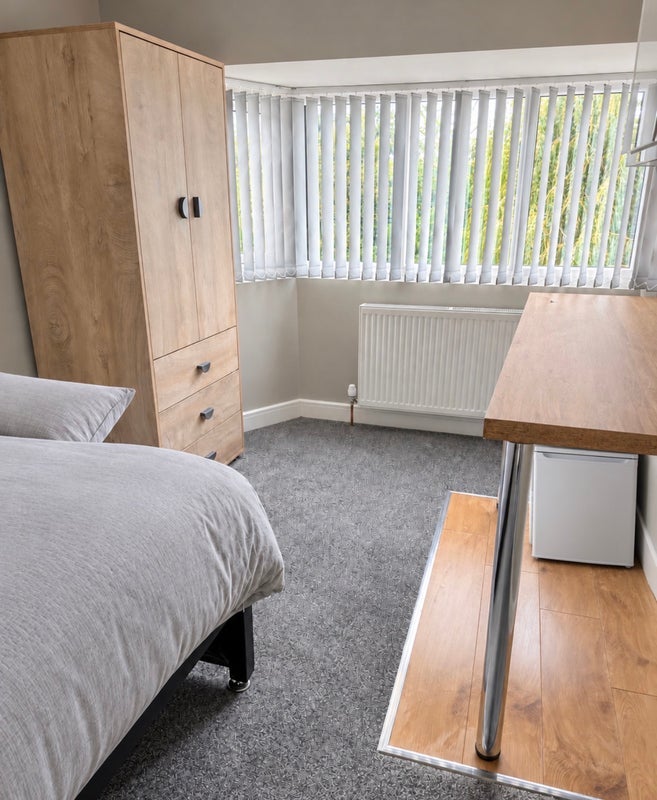 Room Warwick Road in Metropolitan Borough of Solihull